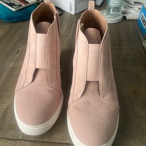 L.Paolo Pink Wedge Sneakers, Size 8
